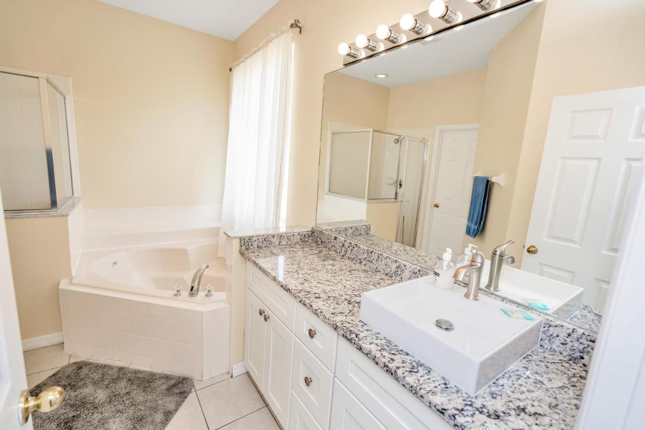 Disney Dream With Hot Tub, Pool, Xbox, Games Room, Lakeview, 10 Min To Disney, Clubhouse Kissimmee Luaran gambar